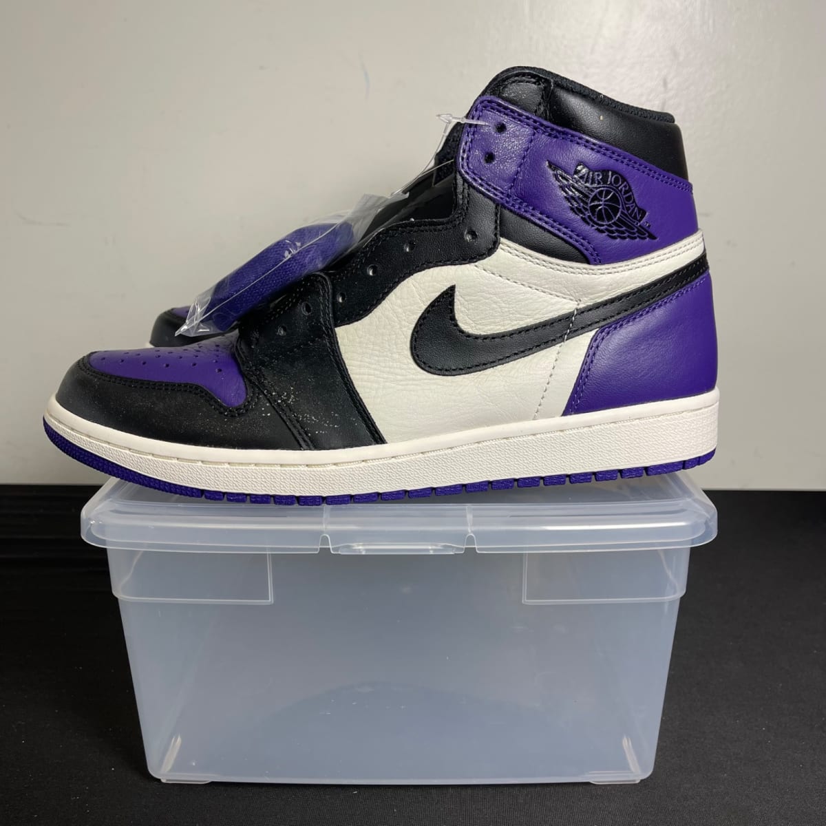 Jordan 1 Retro High Court Purple (Size 10) - aux