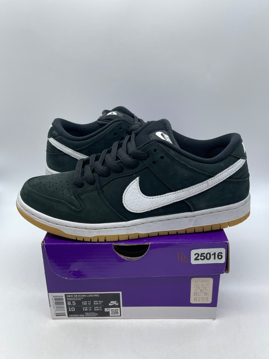 Nike SB Dunk Low Pro Black Gum 8.5 (Moderately Worn Pre-Owned)NikeBlack/White/Black/Gum Light Brown - Image 1