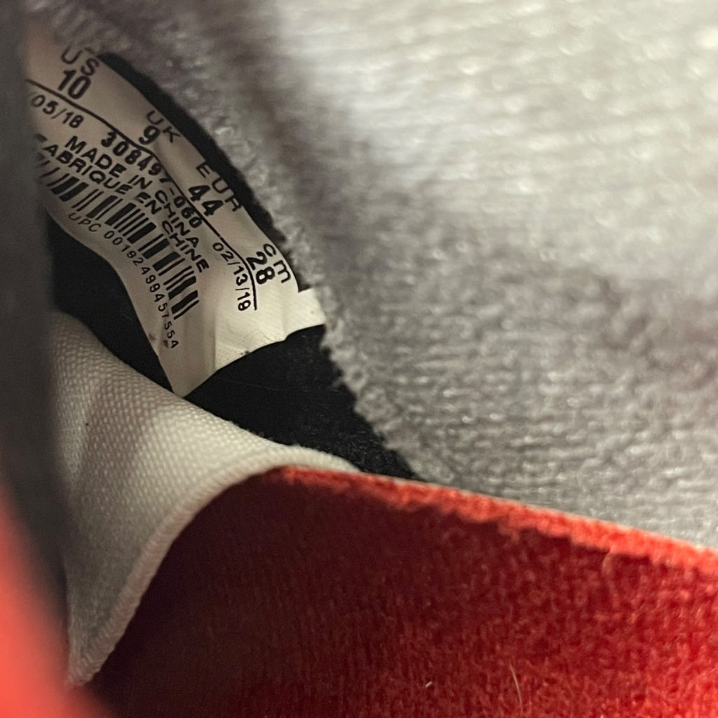 Jordan 4 Retro Bred (2019) 10 (Moderately Worn Pre-Owned)JordanBlack/Fire Red-Cement Grey-Summit White - Image 6