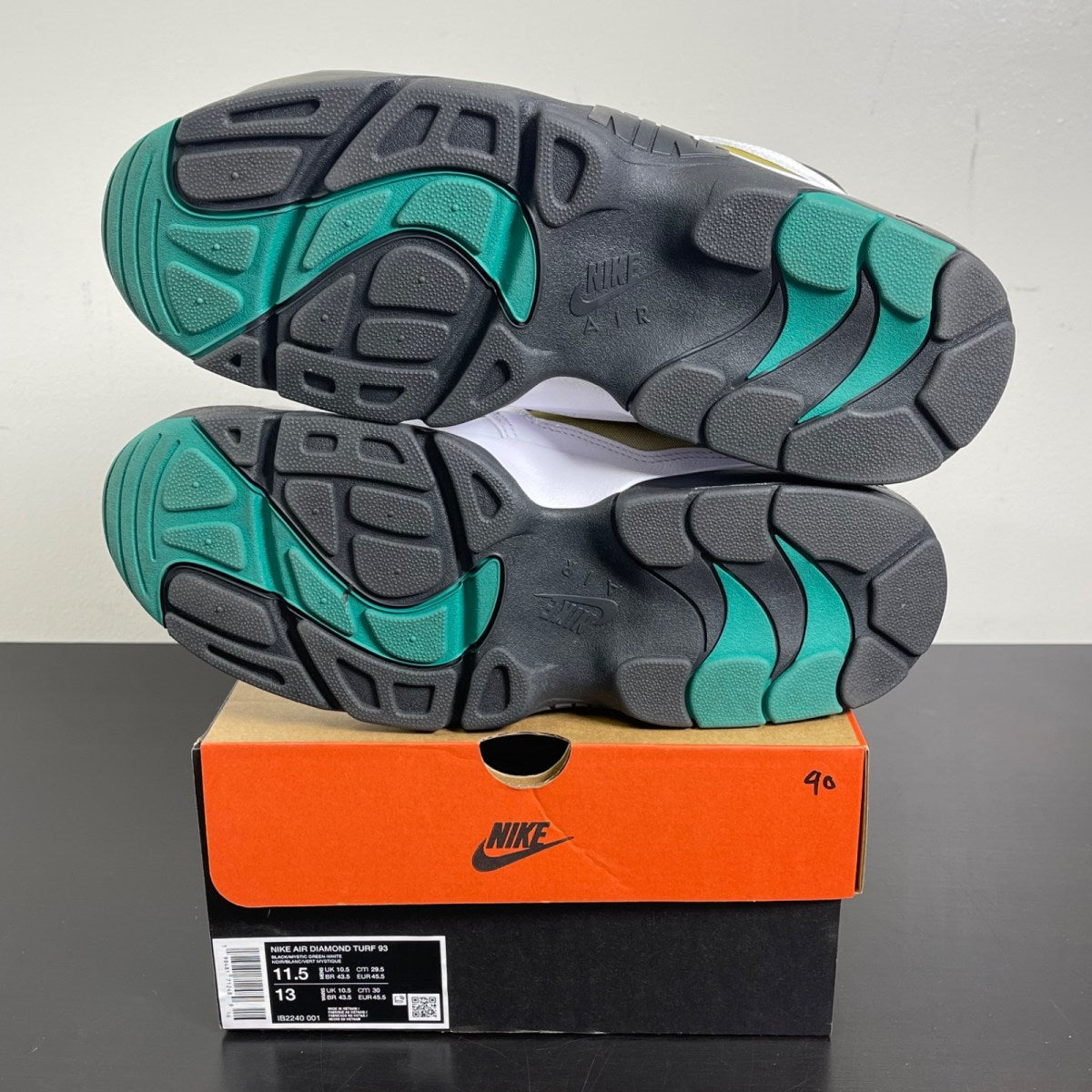 Nike Air Diamond Turf Emerald 11.5 (Moderately Worn Pre-Owned)NikeBlack/Mystic Green-White-Golden Tussah - Image 5