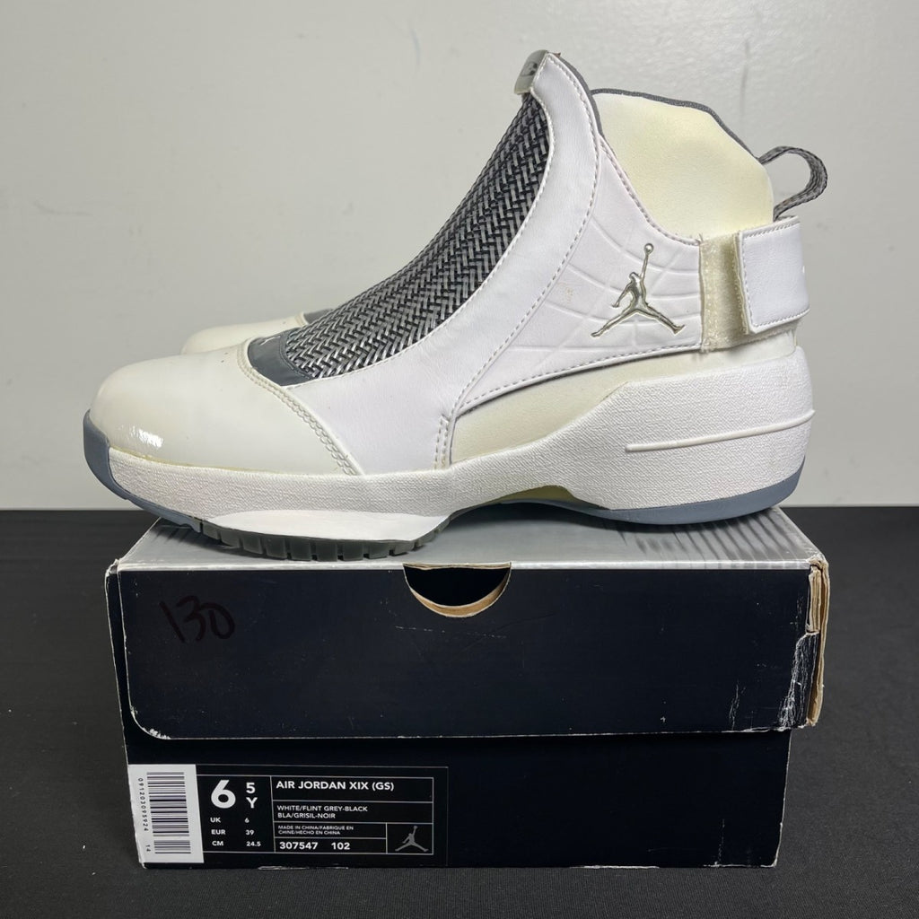 Air Jordan 19 OG GS 'Flint' 2004 (Size 6.5) - Image 3