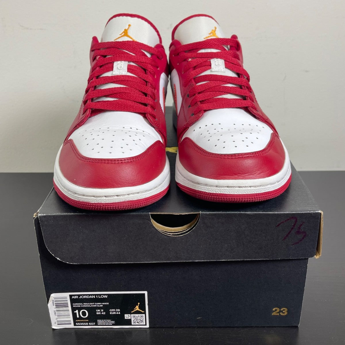 Jordan 1 Low Cardinal Red 10 (Moderately Worn Pre-Owned)JordanCardinal Red/White/Light Curry - Image 2