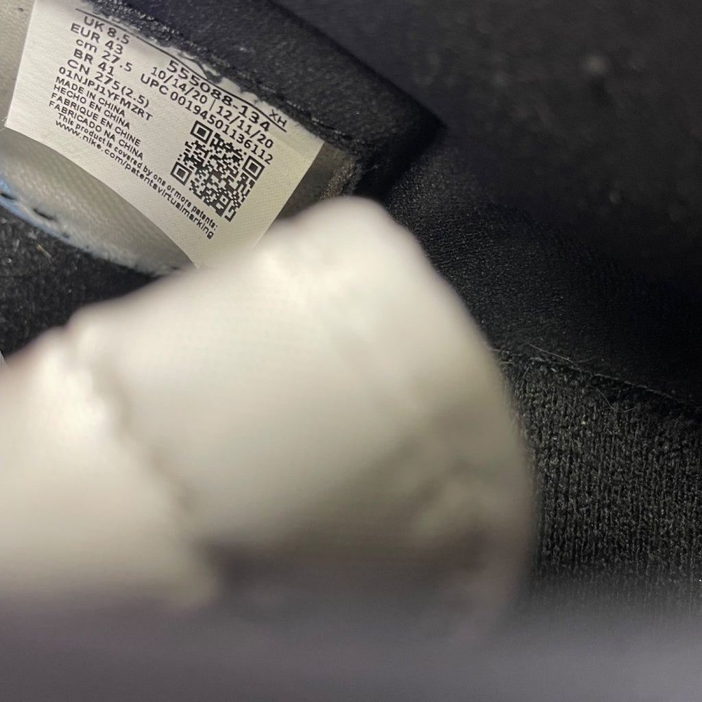 Jordan 1 Retro High OG University Blue 9.5 (Moderately Worn Pre-Owned)JordanWhite/University Blue-Black - Image 6
