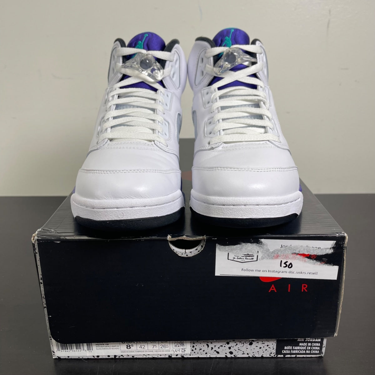Jordan 5 Retro Grape (2025) 8.5 (Moderately Worn Pre-Owned)JordanWhite/Grape Ice-New Emerald - Image 2