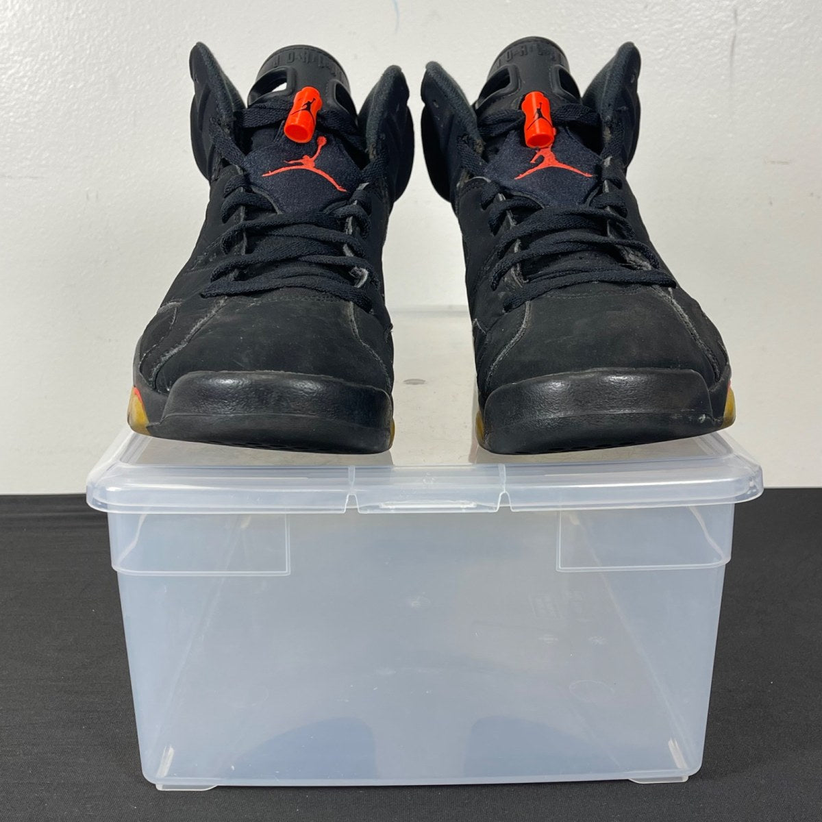Jordan 6 Retro Black Infrared (2019) 8 (Moderately Worn Pre-Owned)JordanBlack/Infrared - Image 2