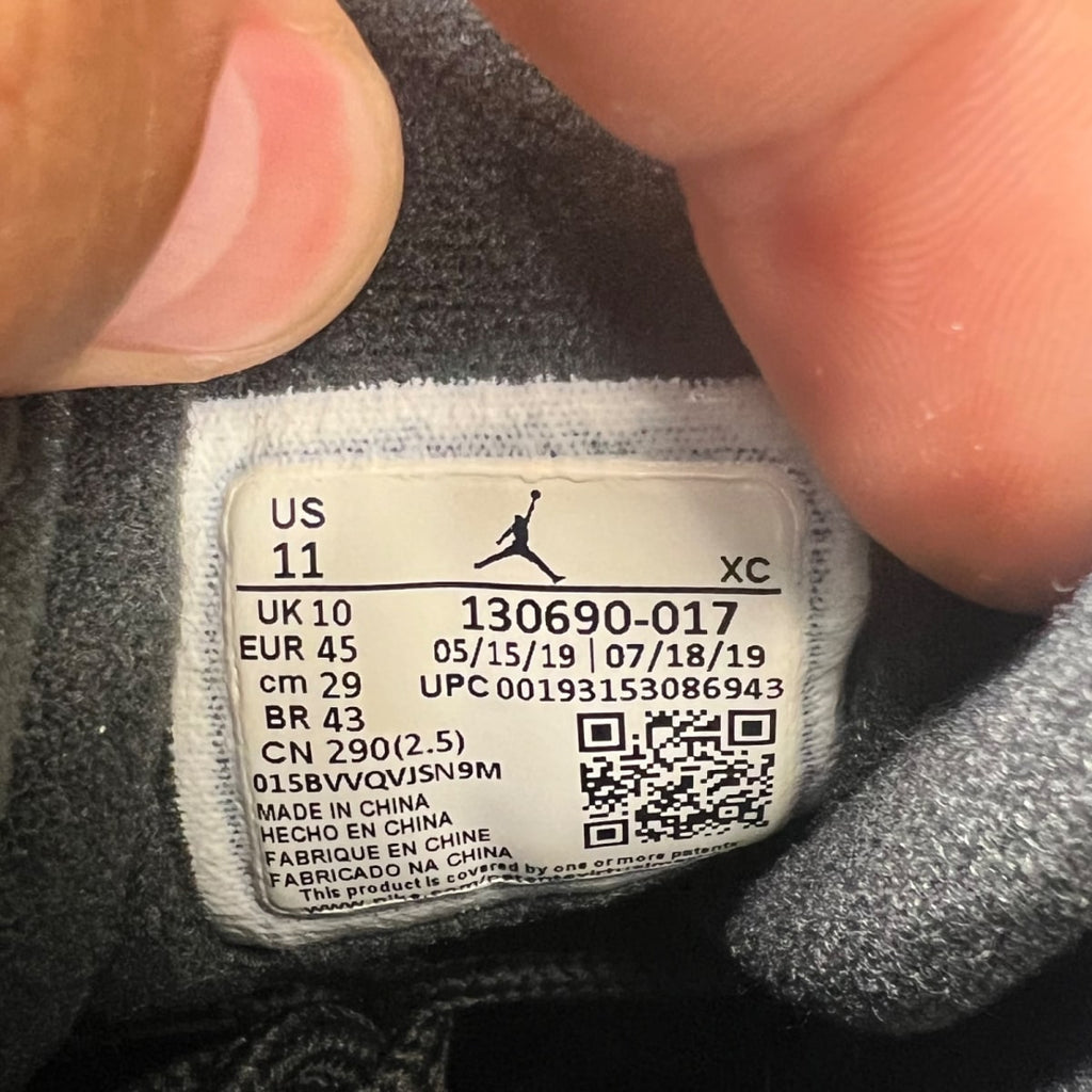 Jordan 12 Retro Reverse Taxi 11 (Moderately Worn Pre-Owned)JordanBlack/White-Taxi-Black - Image 4