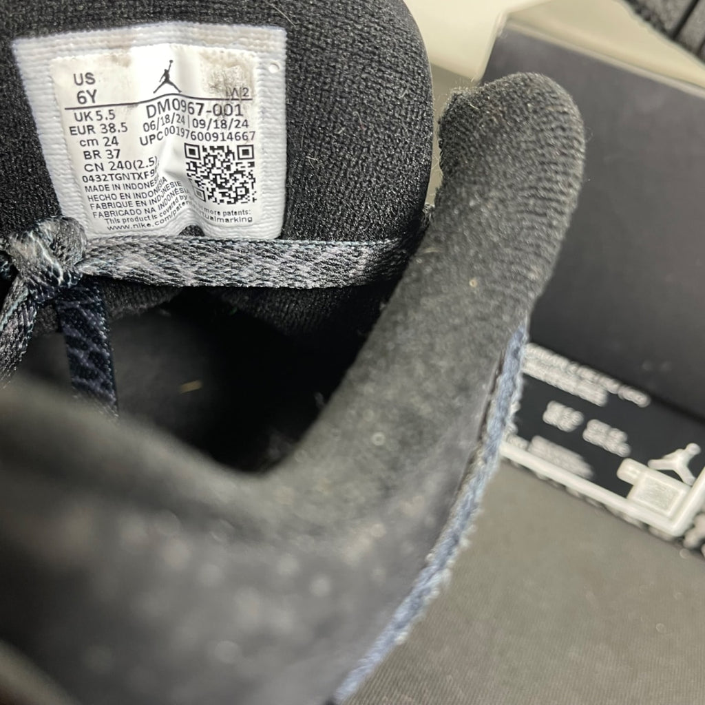 Jordan 3 Retro Black Cat (2025) (GS) 6Y (Moderately Worn Pre-Owned)JordanBlack/Dark Charcoal/Black - Image 6