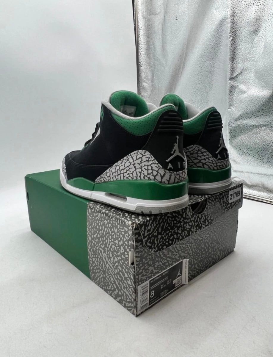 Jordan 3 Retro Pine Green 8 (Lightly Worn Pre-Owned)JordanBlack/Silver/White/Pine Green - Image 6