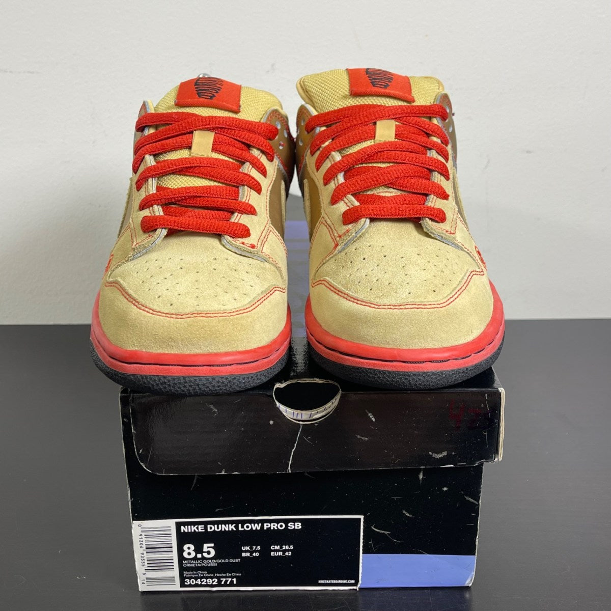 Nike SB Dunk Low Money Cat 8.5 (Moderately Worn Pre-Owned)NikeGold Dust/Metallic Gold - Image 2