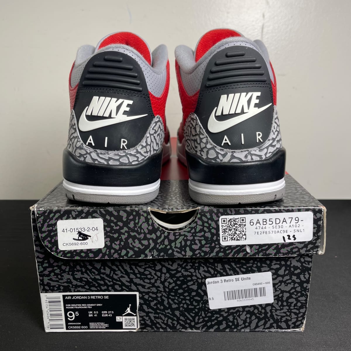 Jordan 3 Retro SE Unite (Size 9.5) - aux