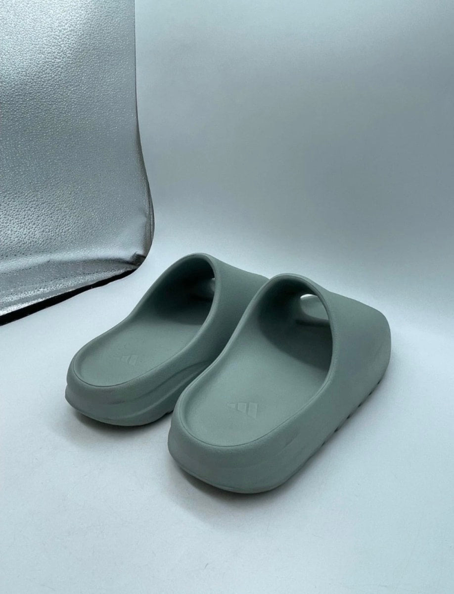 adidas Yeezy Slide Salt 13 (Moderately Worn Pre-Owned)adidasSalt/Salt/Salt - Image 5