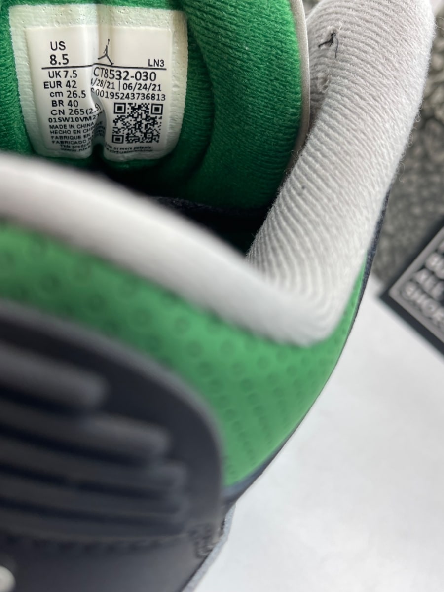 Jordan 3 Retro Pine Green 8.5 (Moderately Worn Pre-Owned) - Image 8