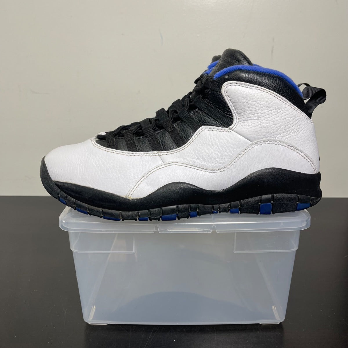 Jordan 10 Retro Orlando 9.5 (Moderately Worn Pre-Owned)JordanWhite/Black-Royal-Metallic Silver - Image 3