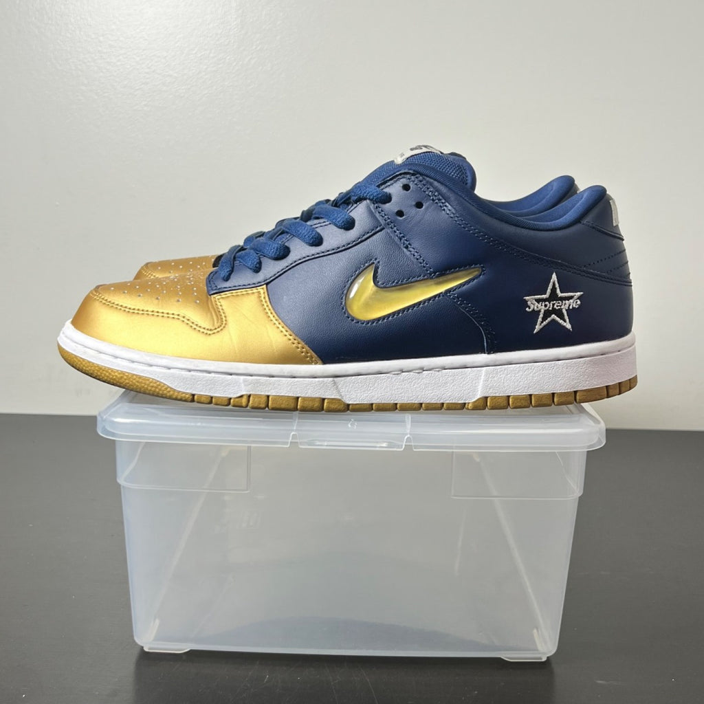 Nike SB Dunk Low Supreme Jewel Swoosh Gold 11 (Lightly Worn Pre-Owned)NikeMetallic Gold/Metallic Gold-Midnight Navy-White - Image 3