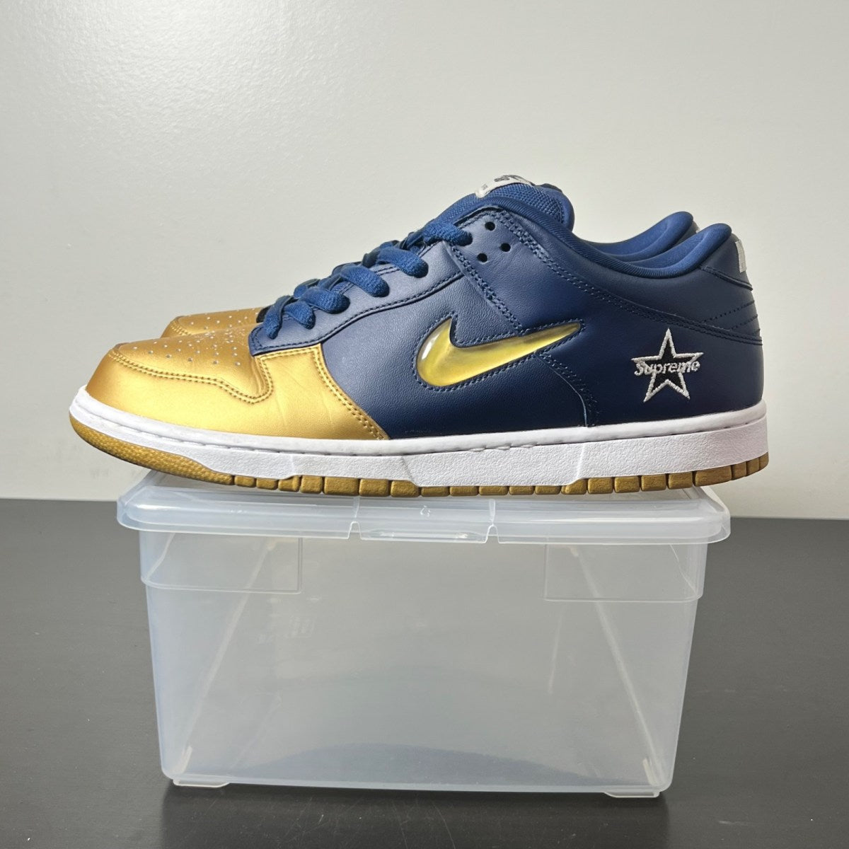 Nike SB Dunk Low Supreme Jewel Swoosh Gold 11 (Lightly Worn Pre-Owned)NikeMetallic Gold/Metallic Gold-Midnight Navy-White - Image 3