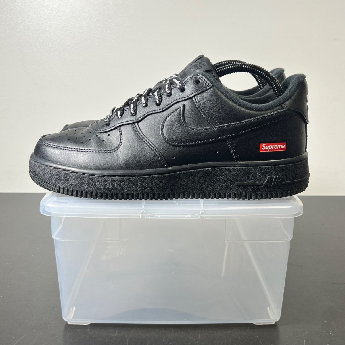 Nike Air Force 1 Low Supreme Black 8 (Moderately Worn Pre-Owned)NikeBlack/Black-Black - Image 5