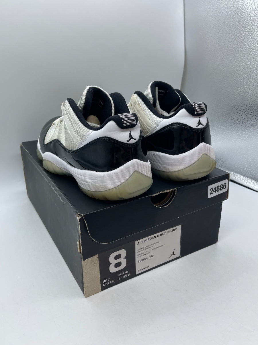 Jordan 11 Retro Low Concord 8 (Moderately Worn Pre-Owned)JordanWhite/Black-Concord - Image 4