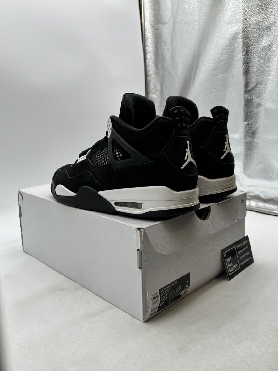 Jordan 4 Retro White Thunder 10.5 (Moderately Worn Pre-Owned) - Image 4