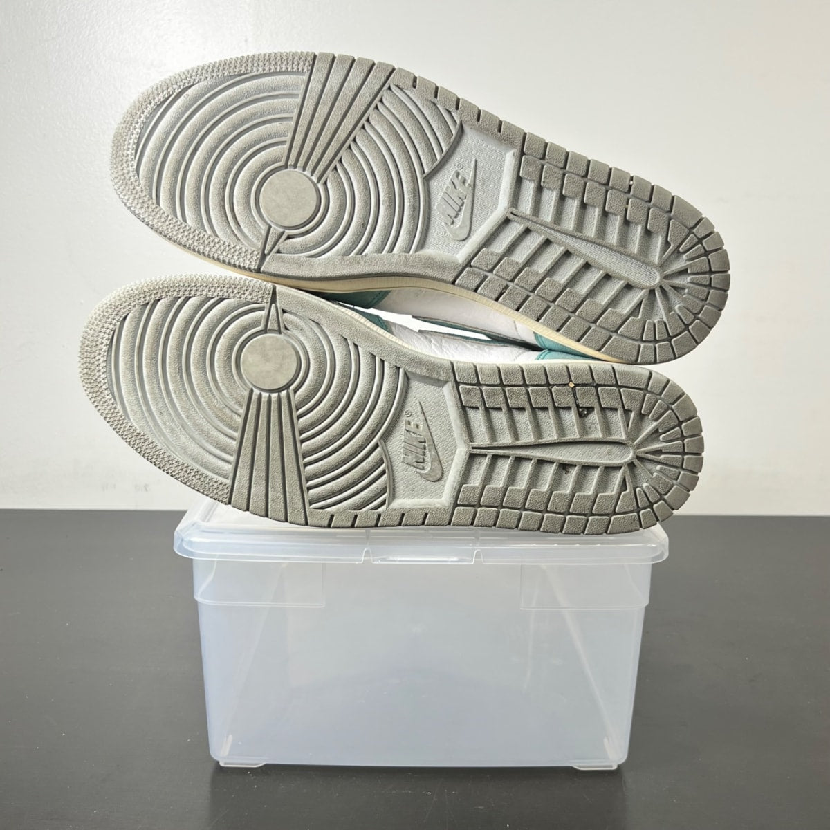 Jordan 1 Retro High Turbo Green 12 (Moderately Worn Pre-Owned)JordanTurbo Green/Sail-White-Light Smoke Grey - Image 5