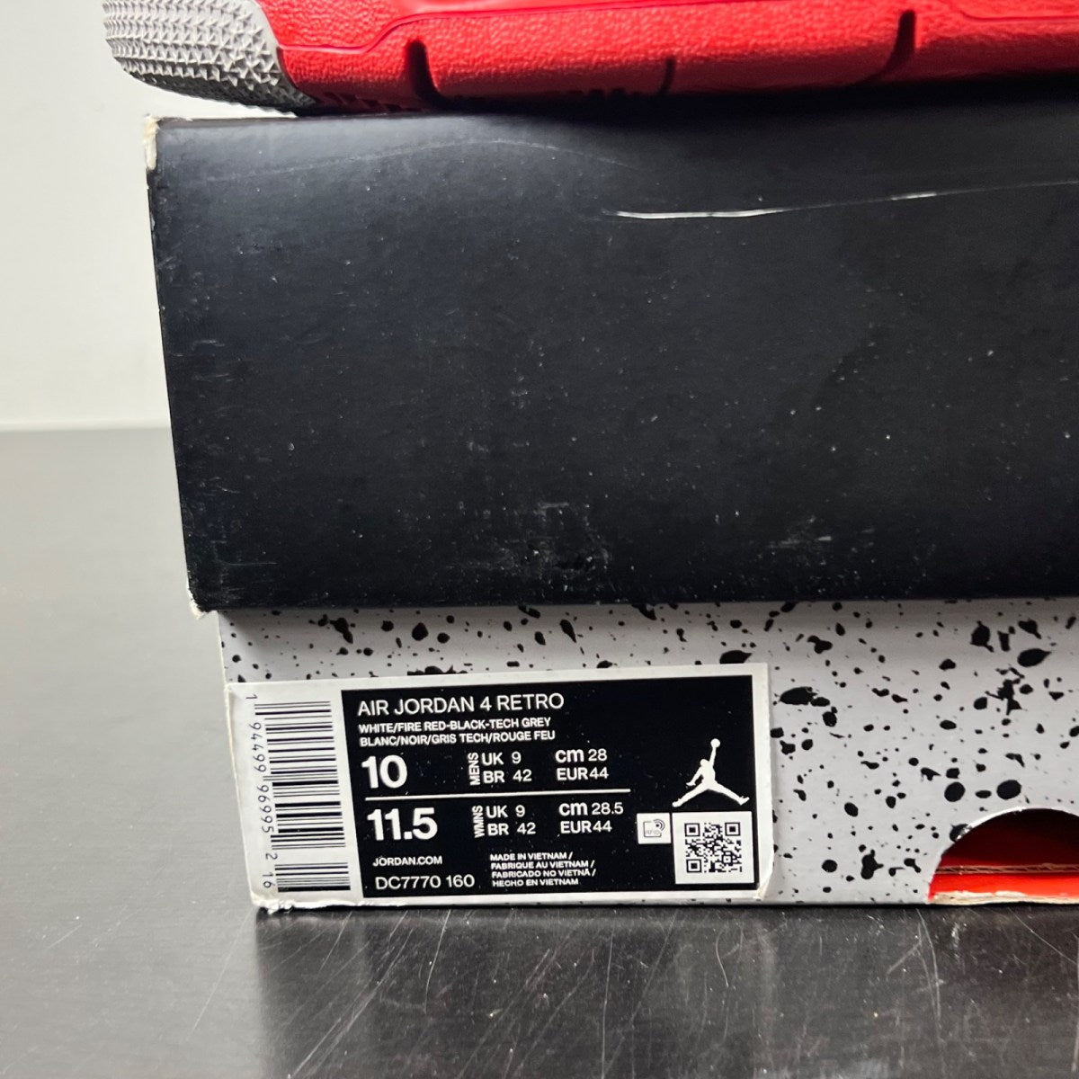Jordan 4 Retro Fire Red (2020) 10 (Moderately Worn Pre-Owned)JordanWhite/Black-Tech Grey-Fire Red - Image 4