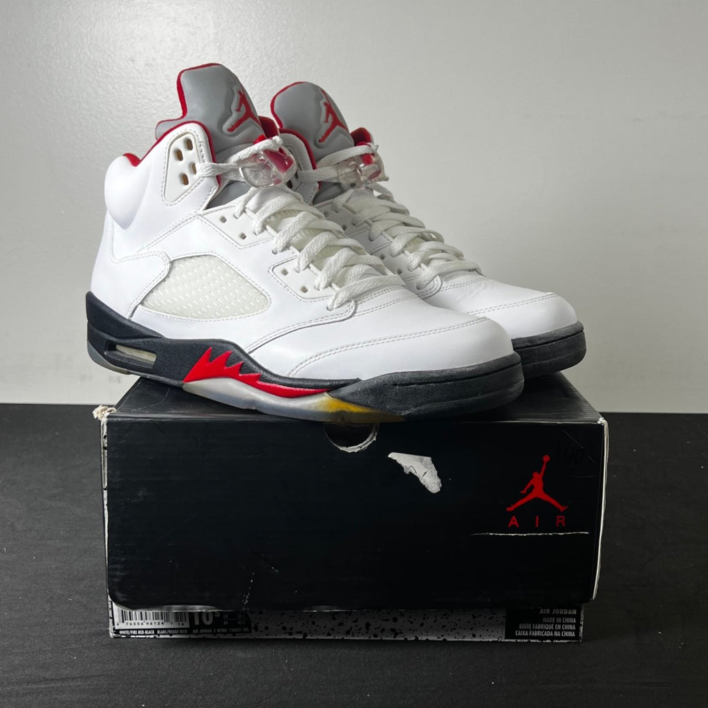 Jordan 5 Retro Fire Red (2013) 10.5 (Lightly Worn Pre-Owned)JordanWhite/Fire Red-Black - Image 1