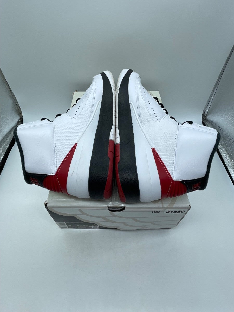 Jordan 2 Retro OG Chicago (2022) 9 (Moderately Worn Pre-Owned)JordanWhite/Varsity Red/Black - Image 6
