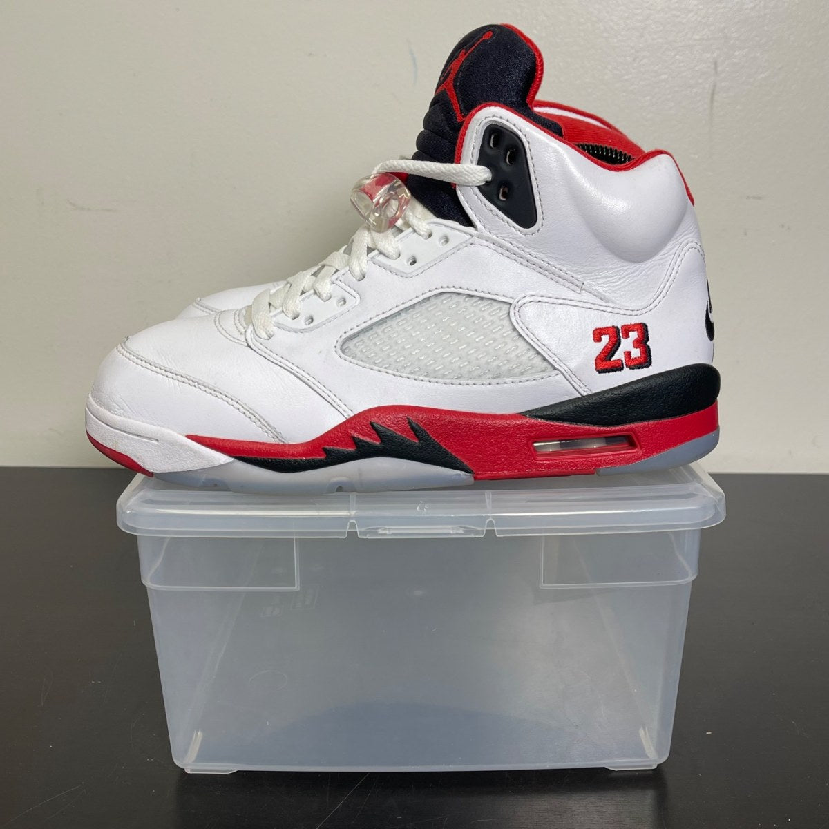 Jordan 5 Retro Fire Red Black Tongue (2025) 8 (Moderately Worn Pre-Owned)JordanWhite/Fire Red/Black - Image 3