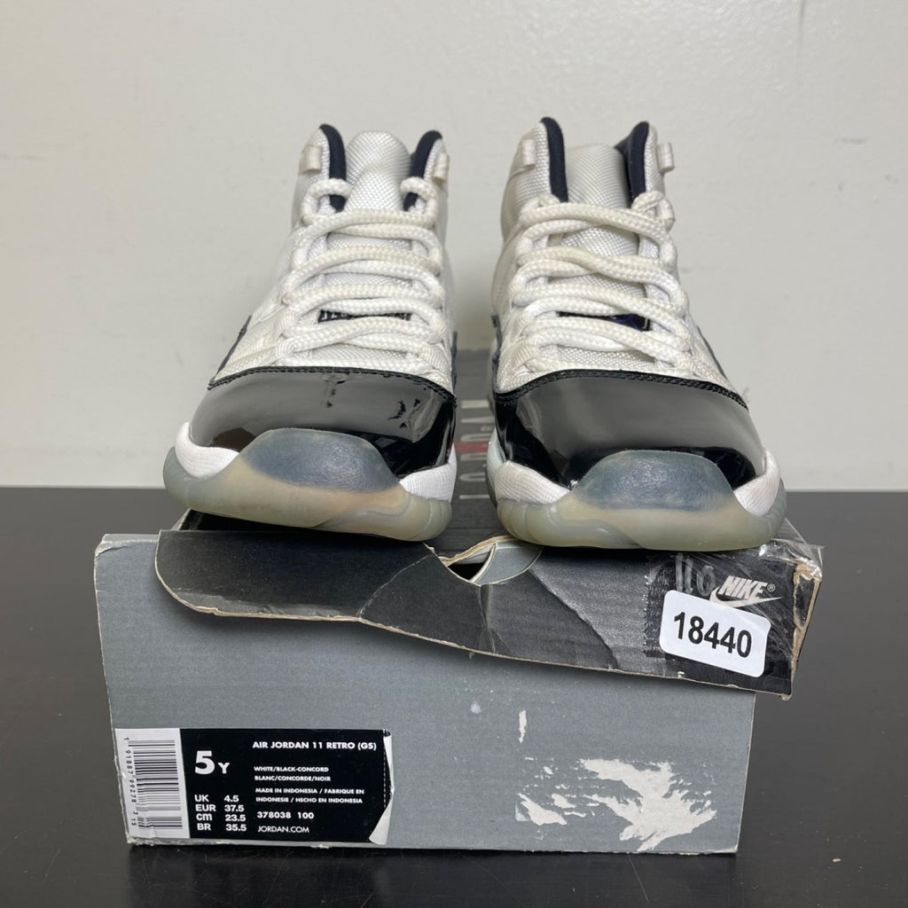 Jordan 11 Retro Concord (2018) (GS) 5Y (Moderately Worn Pre-Owned)JordanWhite/Black-Concord - Image 2