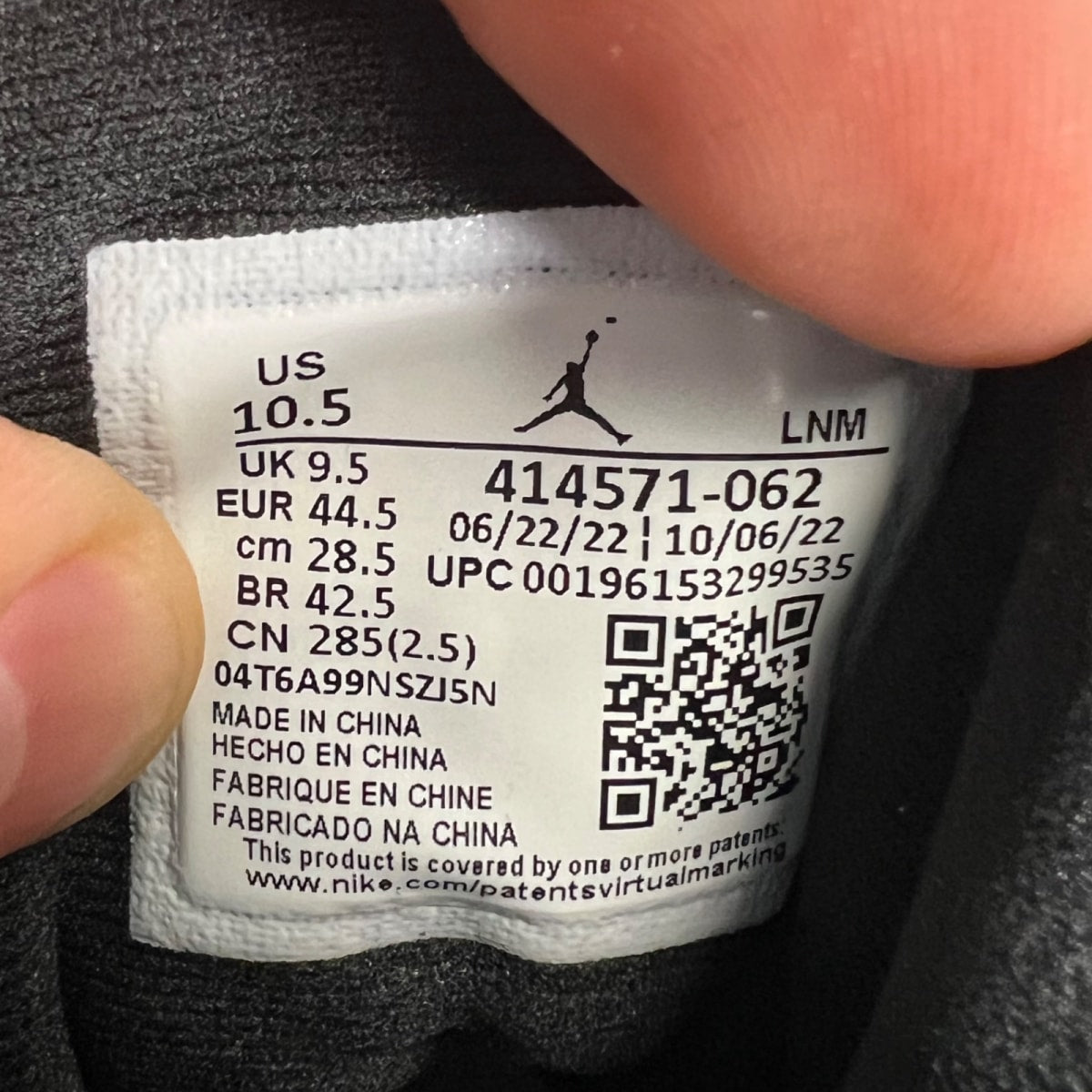 Jordan 13 Retro Playoffs (2023) 10.5 (Lightly Worn Pre-Owned)JordanBlack/Varsity Red-White-Vibrant Yellow - Image 7