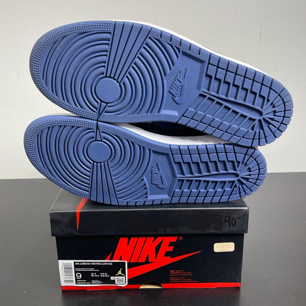 Jordan 1 Retro Low OG Mystic Navy 9 (Moderately Worn Pre-Owned)JordanBlack/Mystic Navy-White - Image 5