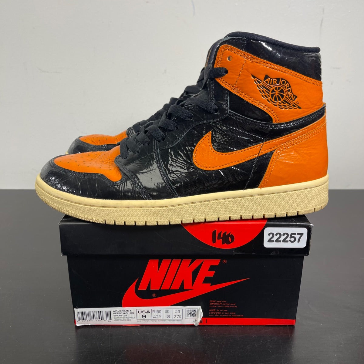 Jordan 1 Retro High Shattered Backboard 3.0 9 (Moderately Worn Pre-Owned)JordanBlack/Pale Vanilla-Starfish - Image 3