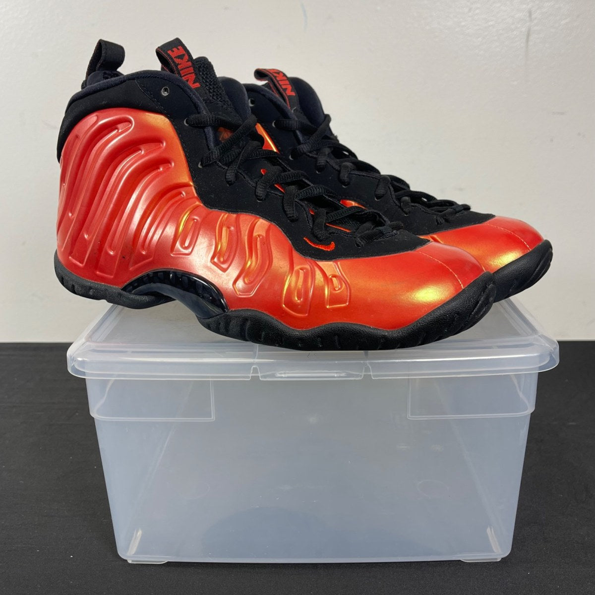 Nike Air Foamposite One Habanero Red (GS) 6.5Y (Moderately Worn Pre-Owned)NikeHabanero Red/Habanero Red-Black - Image 1