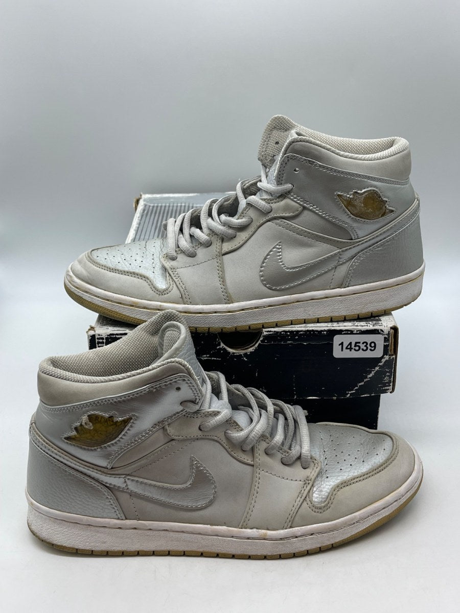 Jordan 1 Retro Neutral Grey 9.5 (Moderately Worn Pre-Owned)JordanNeutral Grey/Metallic Silver - Image 1