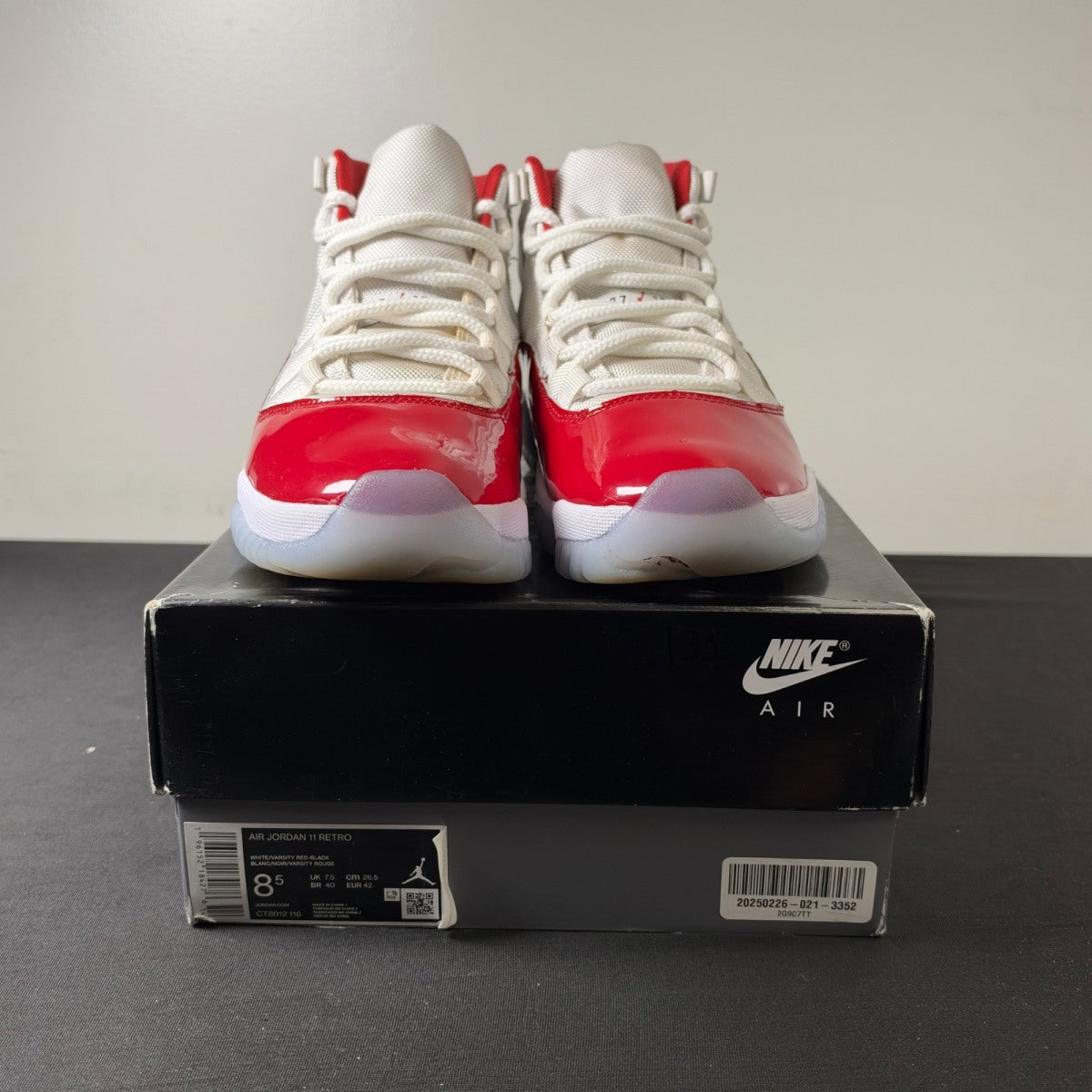 Jordan 11 Retro Cherry (2022) (Size 8.5) - aux