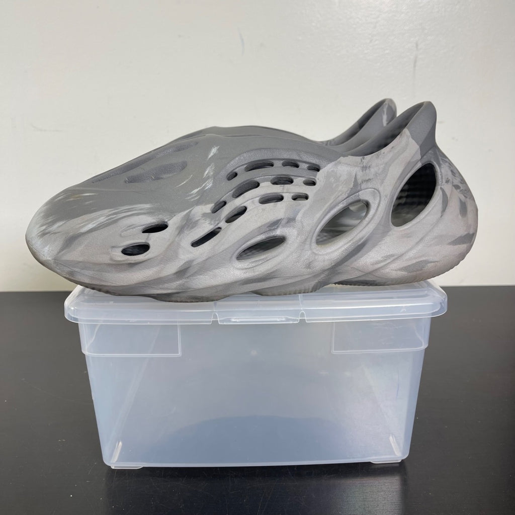 adidas Yeezy Foam RNR MX Granite 10 (Moderately Worn Pre-Owned)adidasAntoca/MX Granite/MX Granite - Image 3