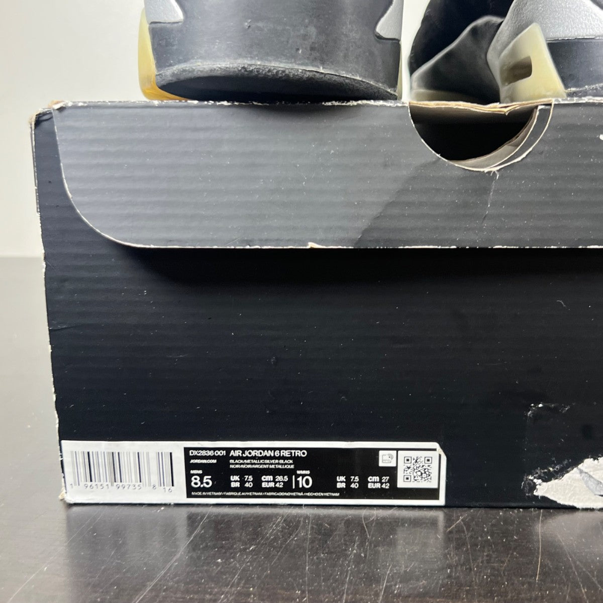 Jordan 6 Retro Chrome 8.5 (Lightly Worn Pre-Owned)JordanBlack/Black/Metallic Silver - Image 5