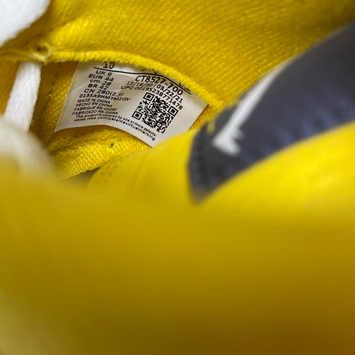 Jordan 4 Retro Lightning (2021) 10 (Moderately Worn Pre-Owned)JordanTour Yellow/White-Dark Blue Grey - Image 6