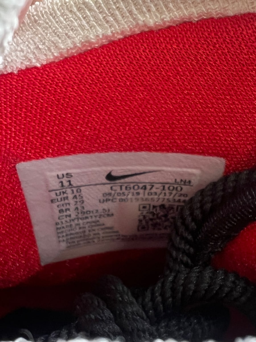 Nike LeBron 17 Graffiti 11 (Lightly Worn Pre-Owned)NikeWhite/University Red-Black - Image 7