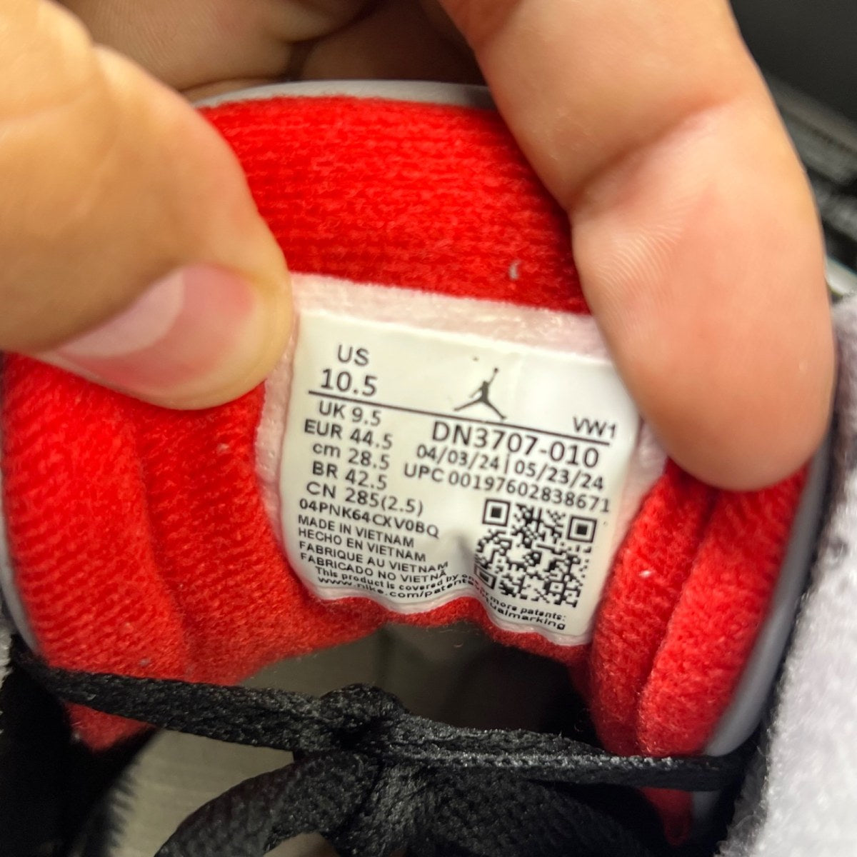 Jordan 3 Retro OG Black Cement (2024) 10.5 (Moderately Worn Pre-Owned)JordanBlack/Fire Red/Cement Grey/Sail - Image 7
