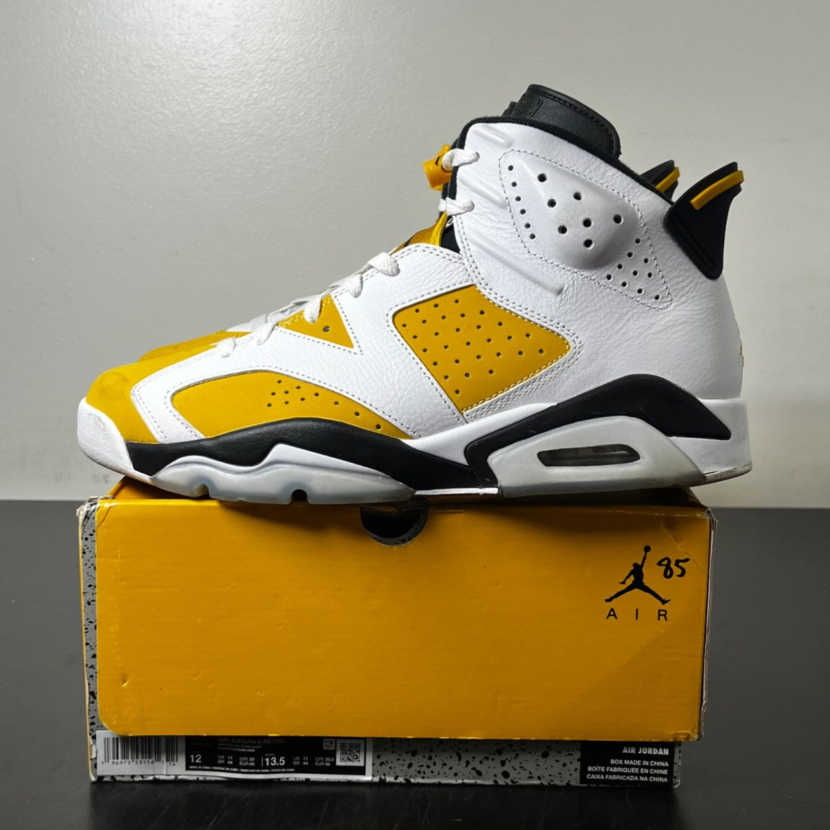 Jordan 6 Retro Yellow Ochre 12 (Moderately Worn Pre-Owned)JordanWhite/Yellow Ochre-Black - Image 3
