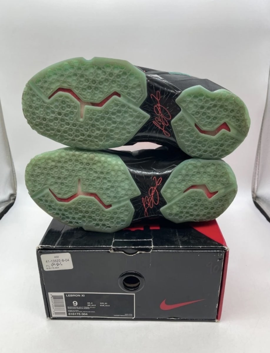 Nike LeBron 11 Diffused Jade 9 (Moderately Worn Pre-Owned)NikeBlack/Diffused Jade-Light Crimson - Image 7