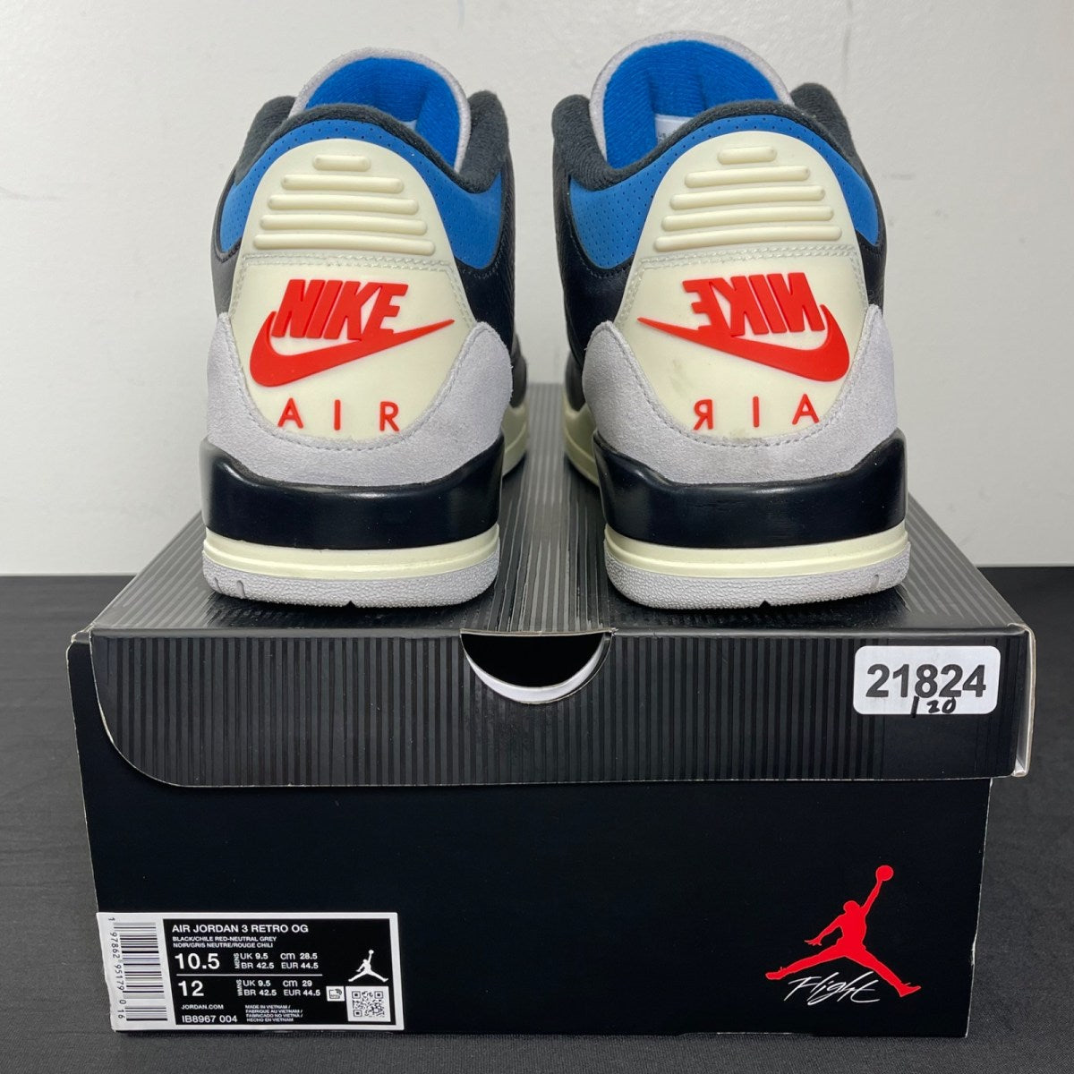 Jordan 3 Retro OG Rare Air 10.5 (Moderately Worn Pre-Owned)JordanBlack/Chile Red/Neutral Grey/Military Blue/Coconut Milk - Image 4