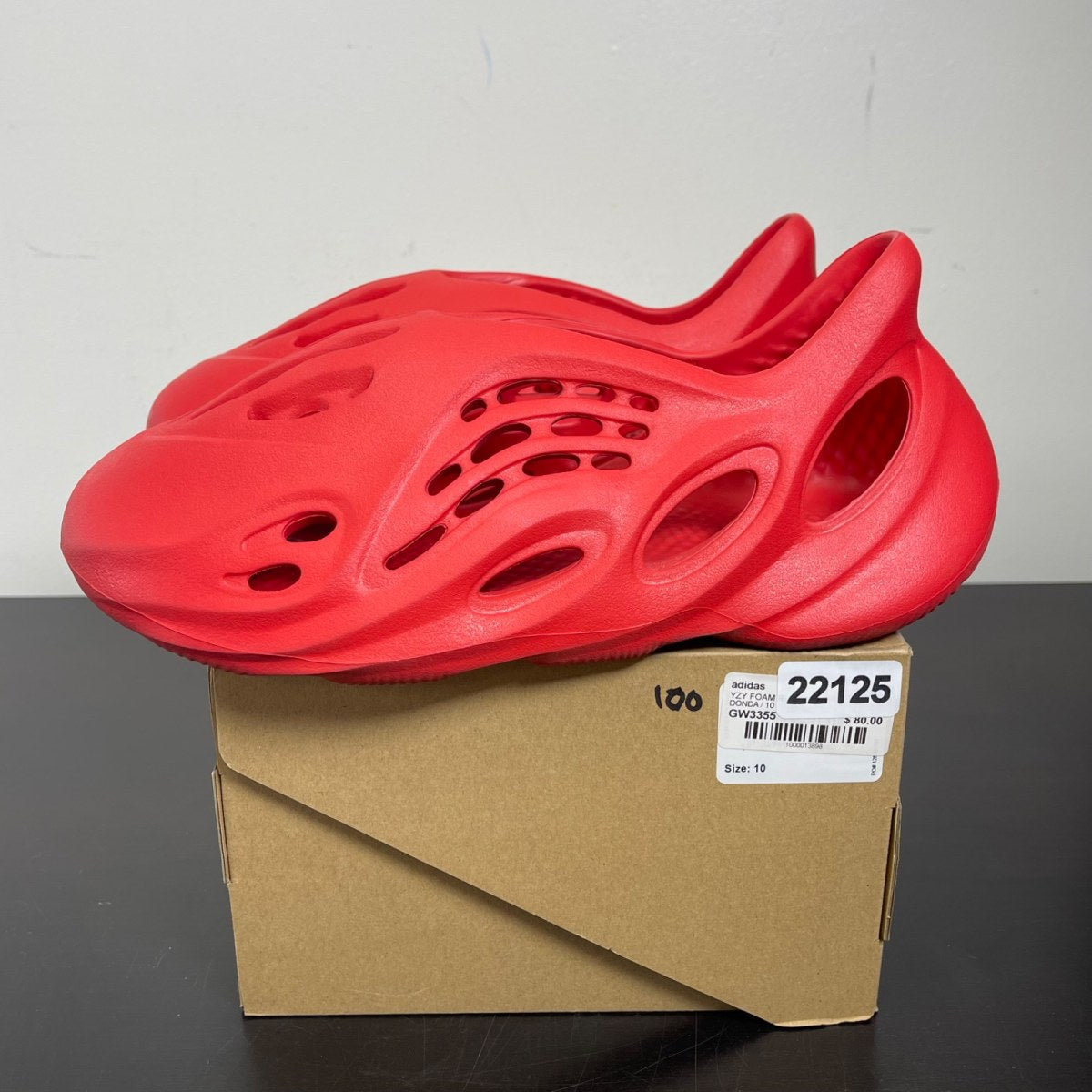 adidas Yeezy Foam RNNR Vermillion 10 (Moderately Worn Pre-Owned)adidasVermillion/Vermillion/Vermillion - Image 3