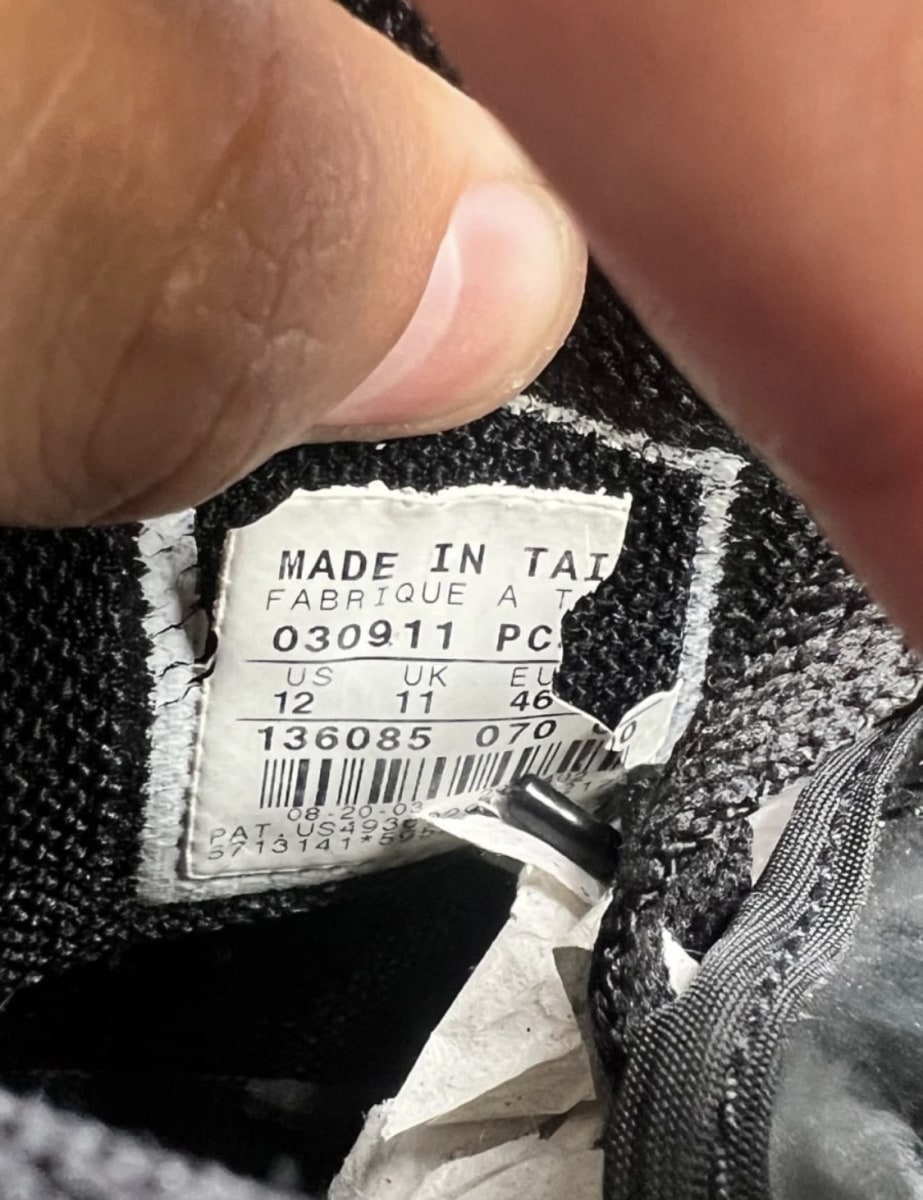 Jordan 1 Retro Black Metallic Gold (2003) 12 (Moderately Worn Pre-Owned)JordanBlack/Metallic Gold - Image 9