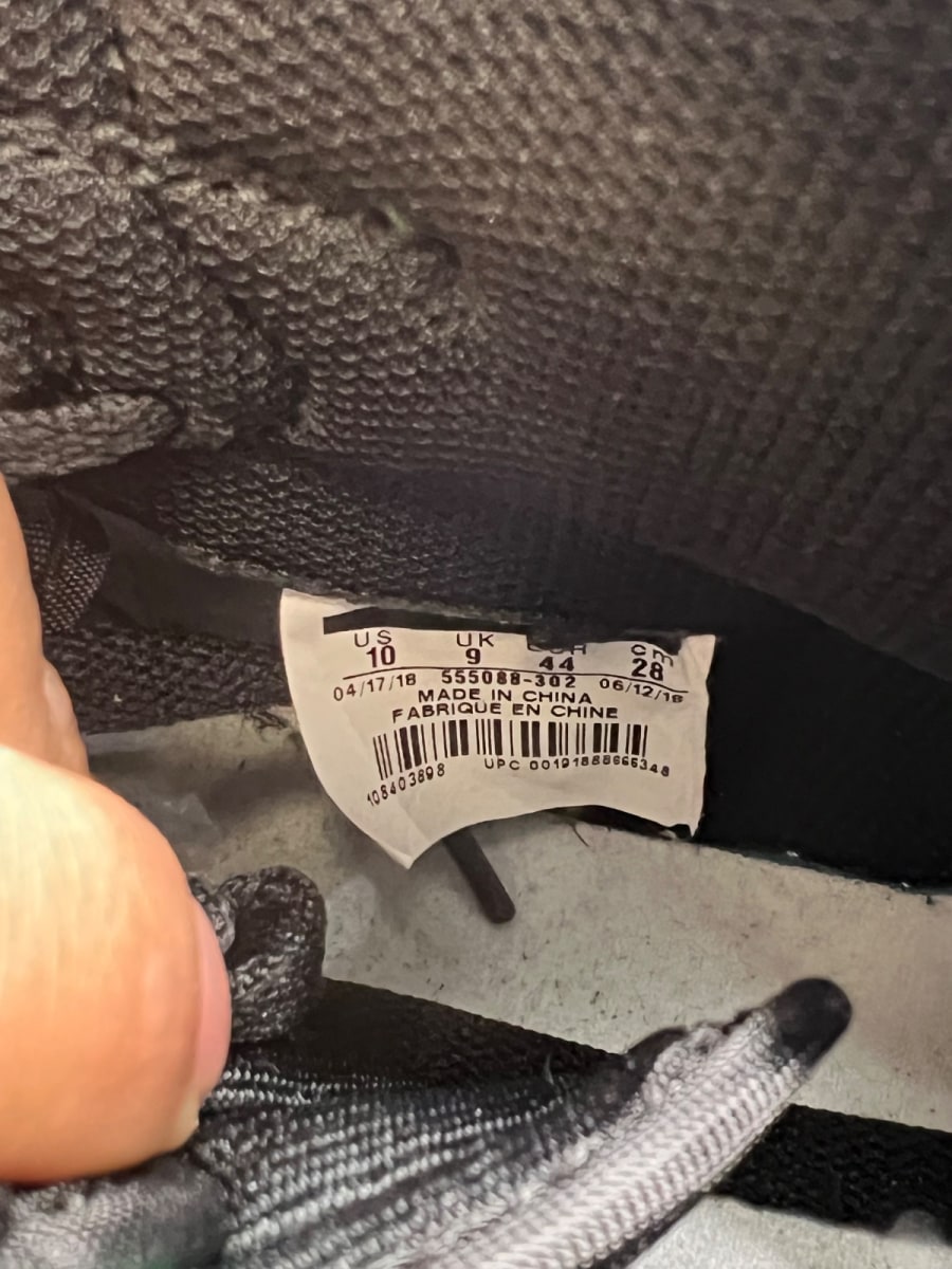 Jordan 1 Retro High Pine Green 10 (Moderately Worn Pre-Owned) - Image 7