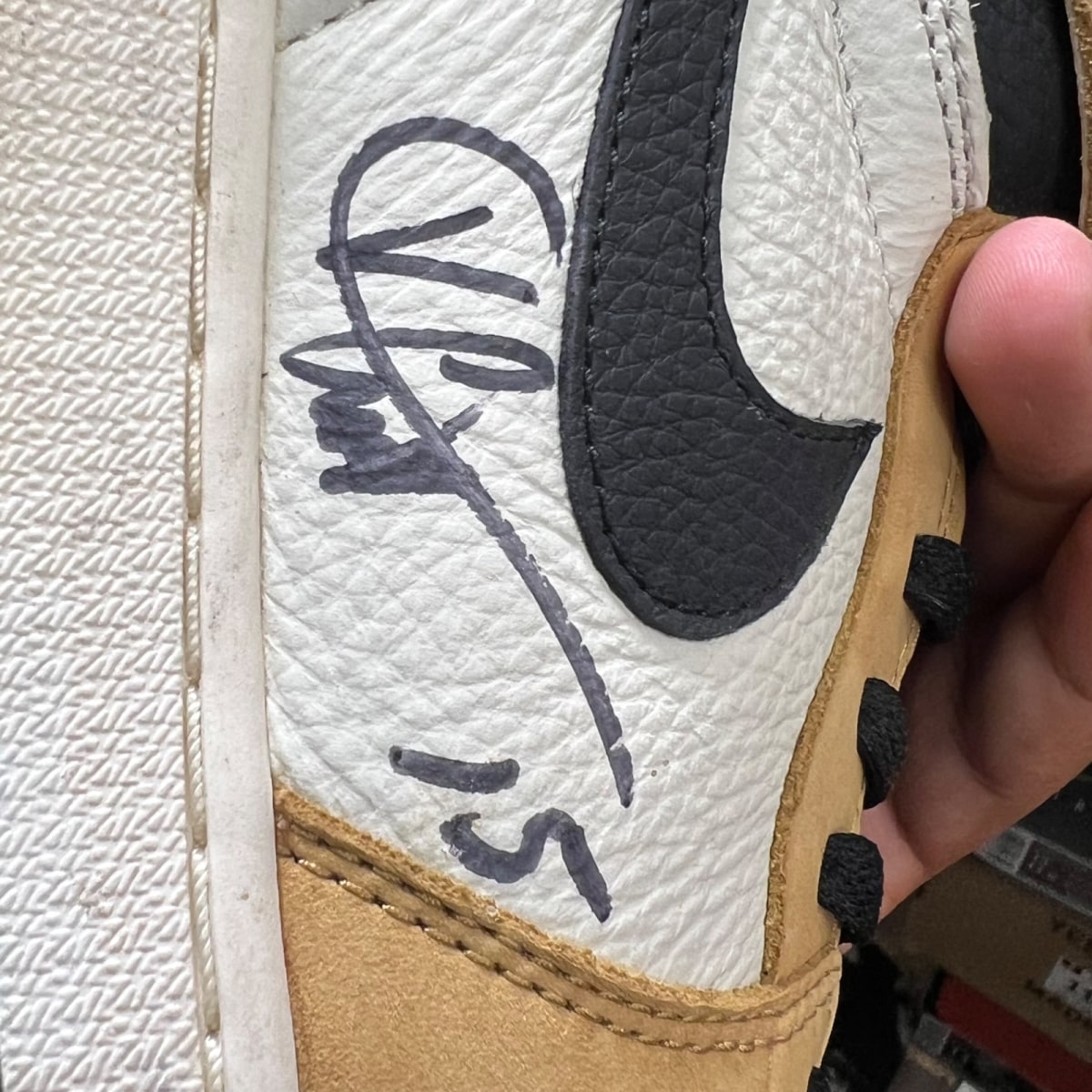 Jordan 1 Retro High Rookie of the Year 12 (Heavily Worn Pre-Owned)JordanGolden Harvest/Black-Sail - Image 7