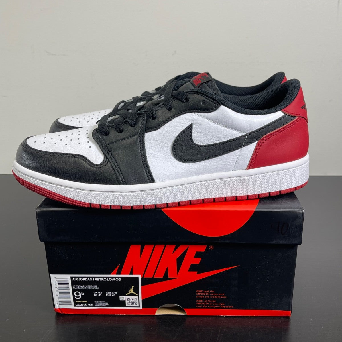 Jordan 1 Retro Low OG Black Toe (2023) 9.5 (Moderately Worn Pre-Owned)JordanWhite/Black/Varsity Red - Image 3