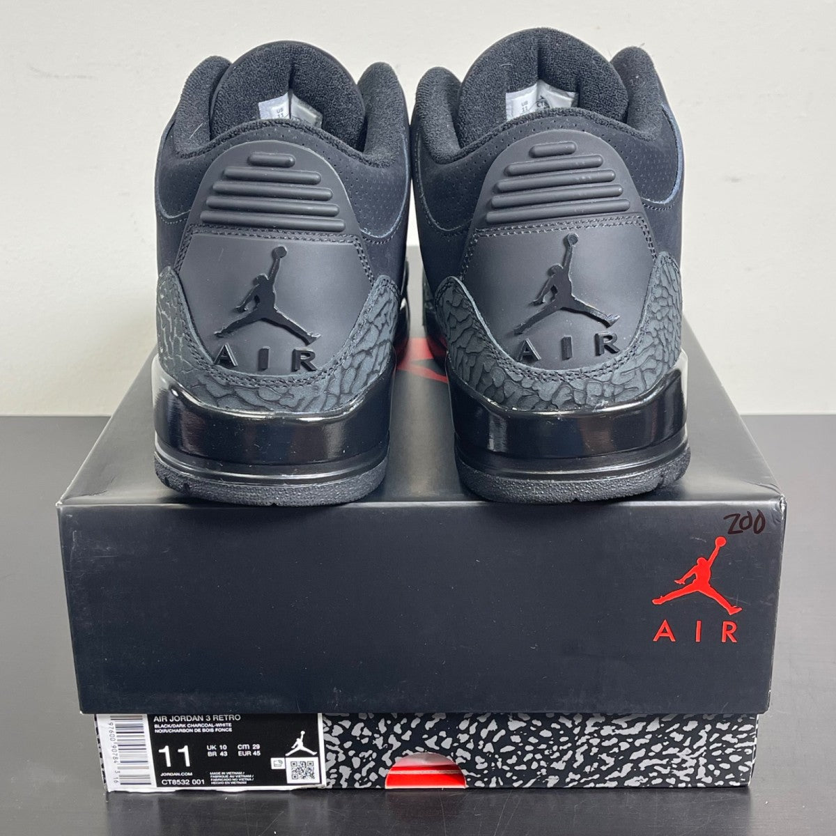 Jordan 3 Retro Black Cat (2025) 11 (Moderately Worn Pre-Owned)JordanBlack/Dark Charcoal/Black - Image 4