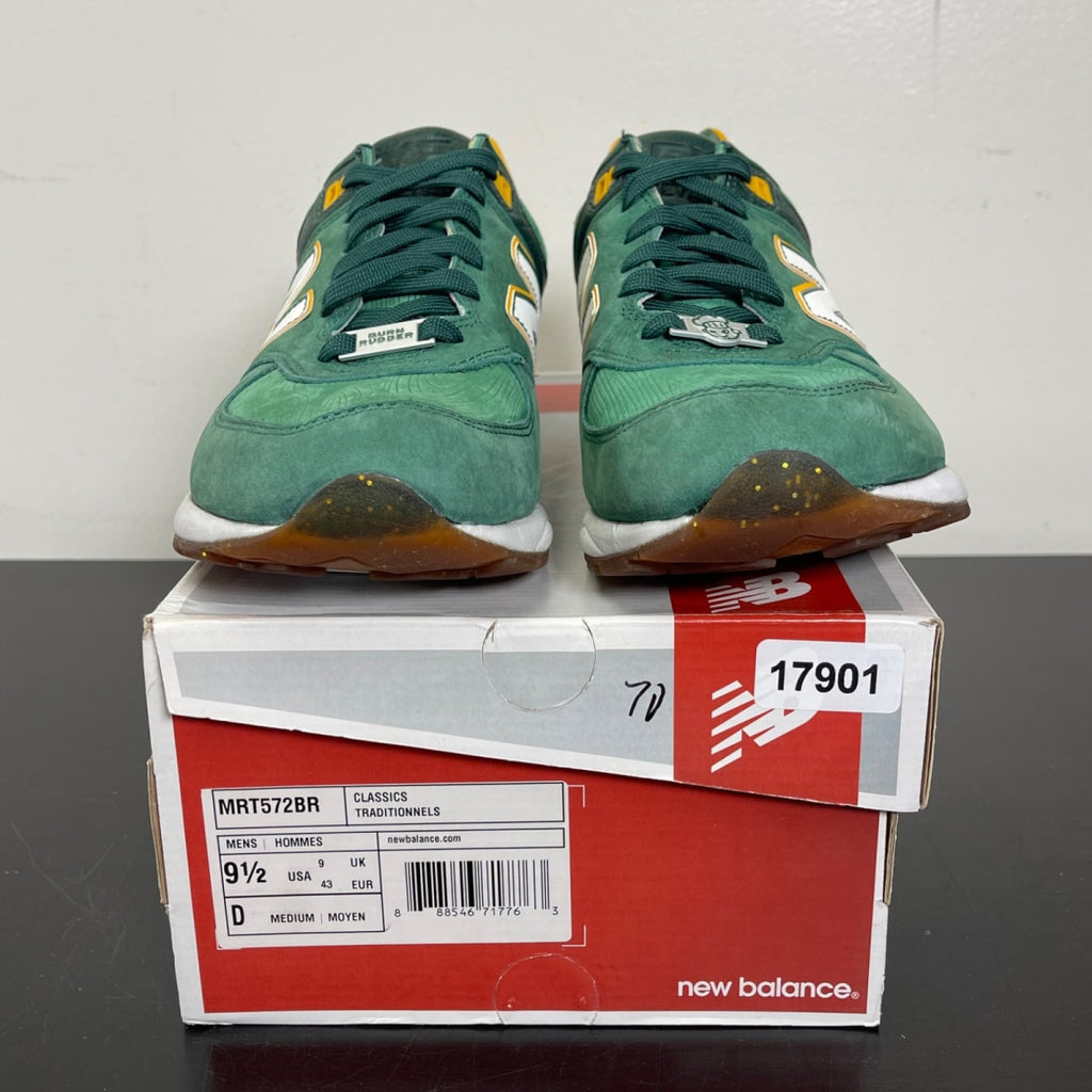 New Balance 572 Burn Rubber Vernors 9.5 (Moderately Worn Pre-Owned)New BalanceGreen/Yellow - Image 2