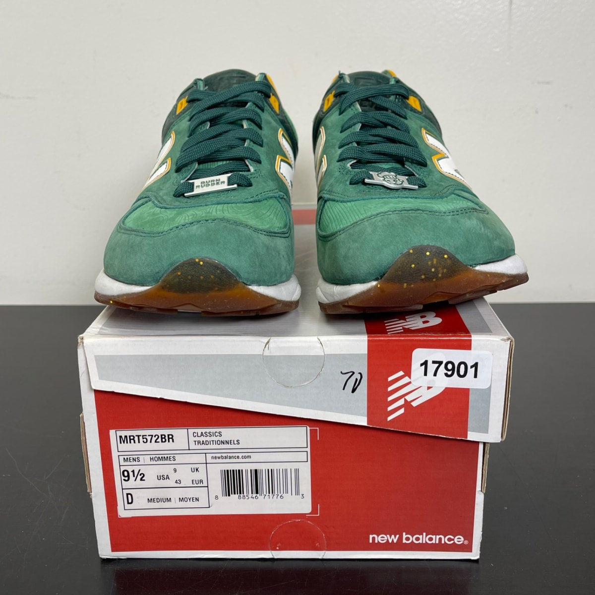 New Balance 572 Burn Rubber Vernors 9.5 (Moderately Worn Pre-Owned)New BalanceGreen/Yellow - Image 2